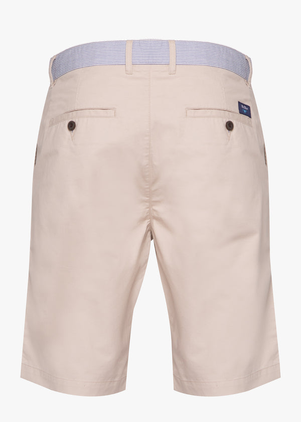 Pantalones cortos planos clásicos con detalle en la cintura