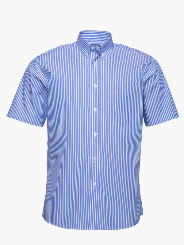 Camisa azul de manga corta de rayas medias con bolsillo