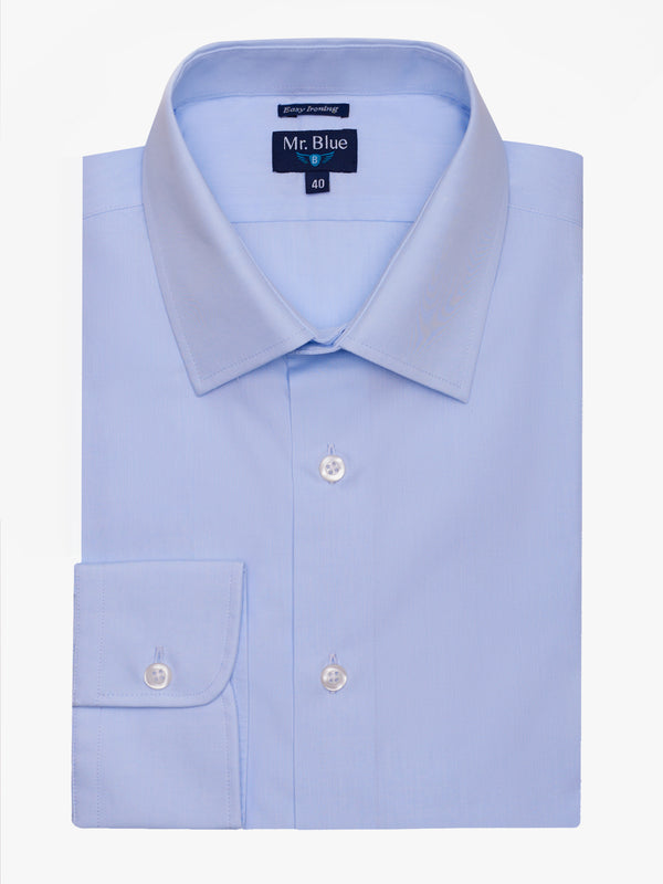 Camisa azul clásica de popa en forma