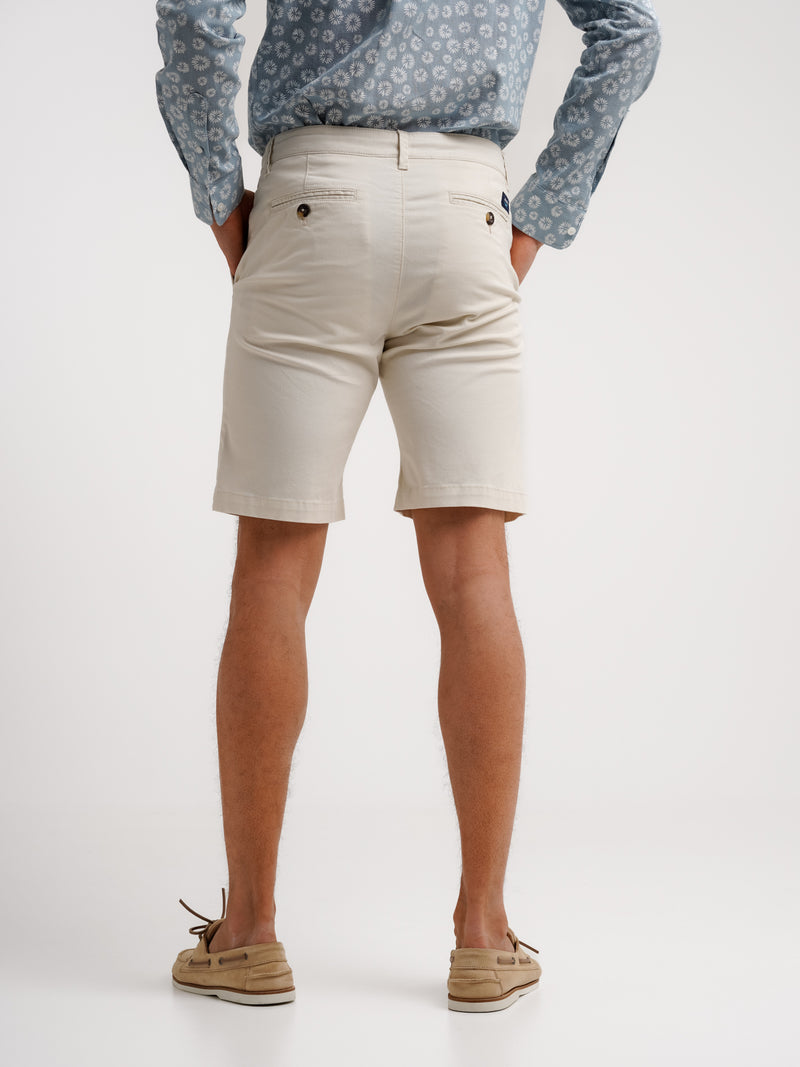 Regular fit white shorts