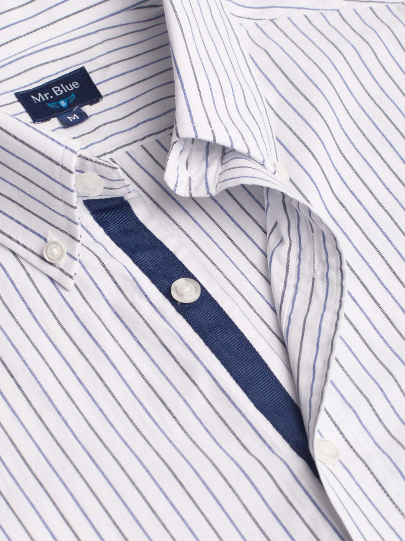 Camisa algodão Oxford às riscas branco e preto com logo bordado e detalhes