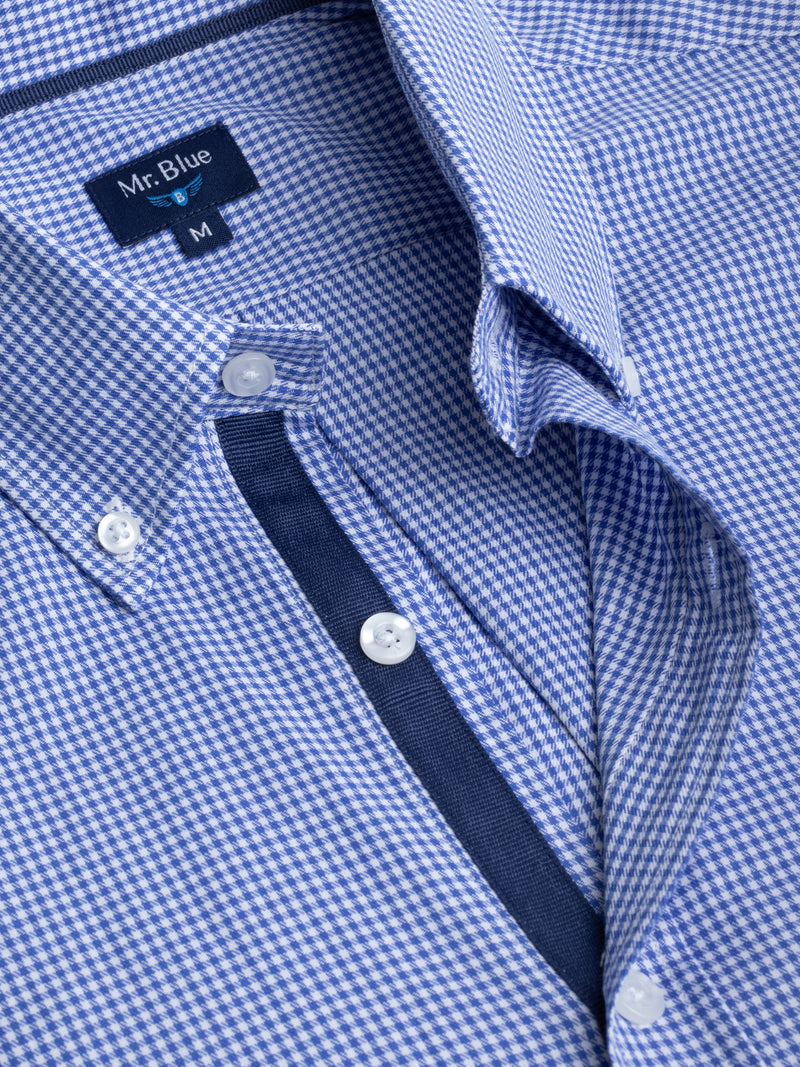 Camisa cuadrada pequeña azul intermedia