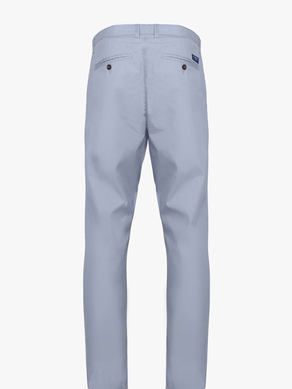 Pantalones chinos azul claro